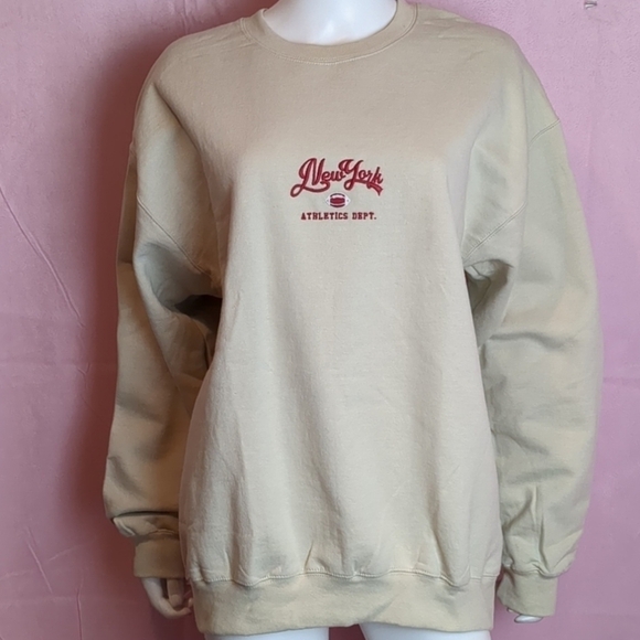 Nasty Gal Sand Neutral New York Embroidered Pullover Fleece Sweatshirt Medium - Picture 1 of 6